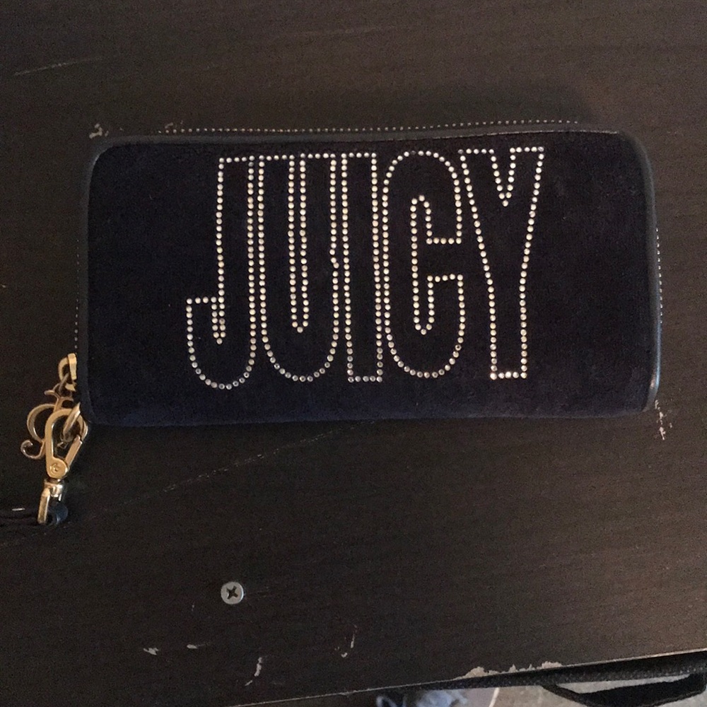 Juicy wristlet